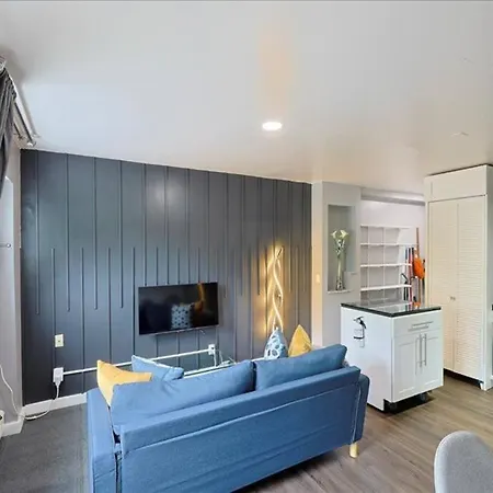 Lux Apt